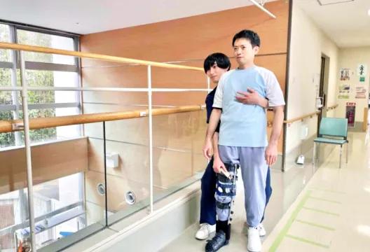 平行棒での歩行練習