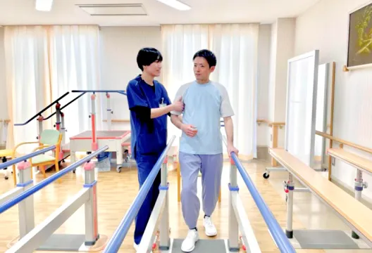 治療用装具を使用した歩行練習